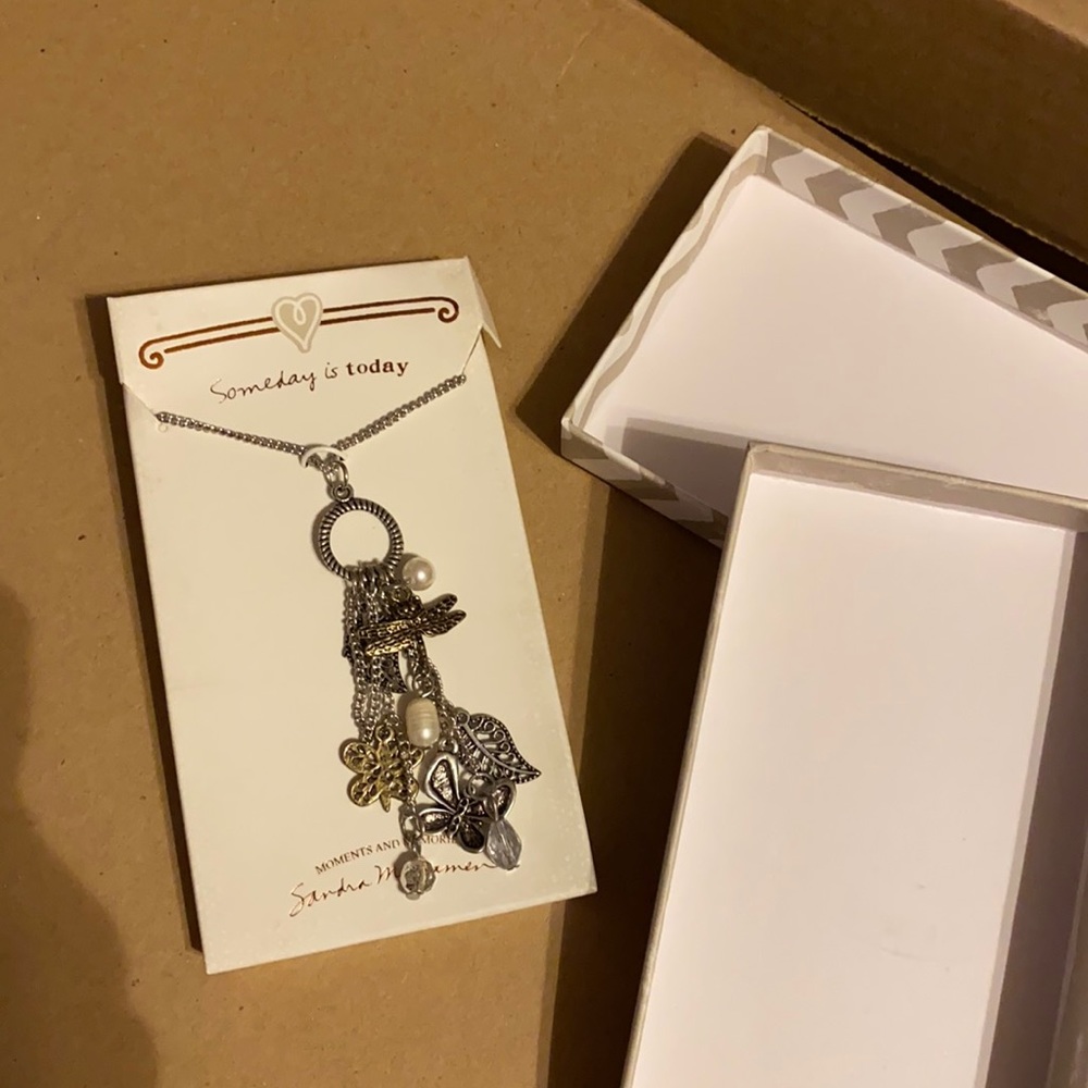 Necklace nwt still tied